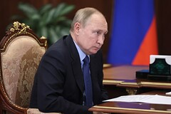 Путин назвал преждевременным отказ от нефти и газа